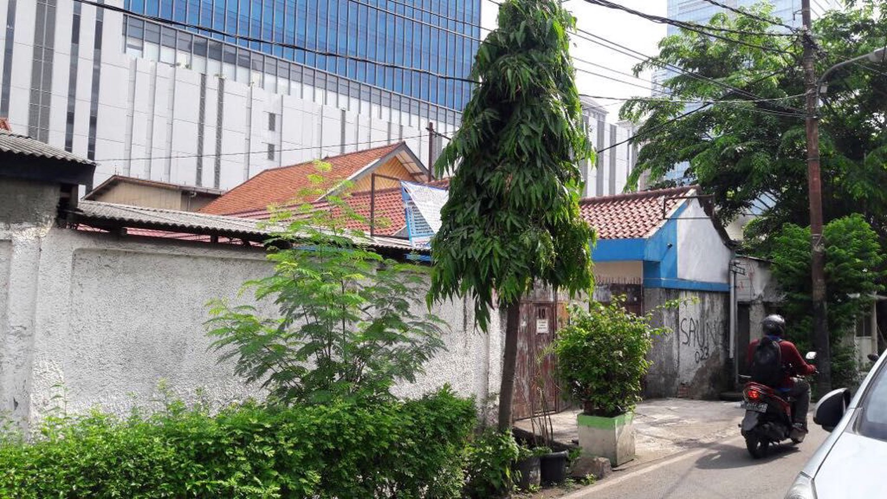 Dijual Rumah Hitung Tanah di Area Strategis dan Kawasan Komersil @Karet, Jakarta Pusat