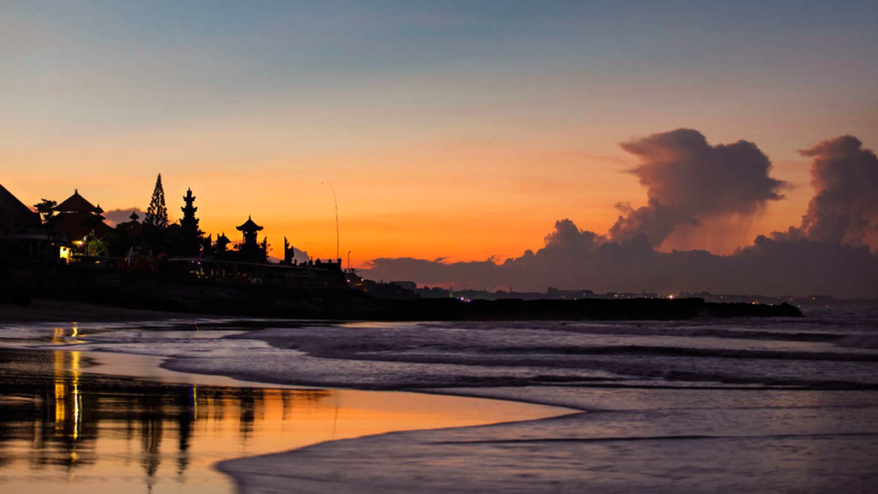 Two Bedroom Luxury Oceanfront Apartment in Echo Beach, Canggu