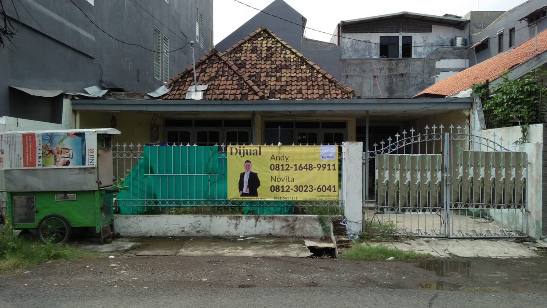 Rumah di Pucang Anom