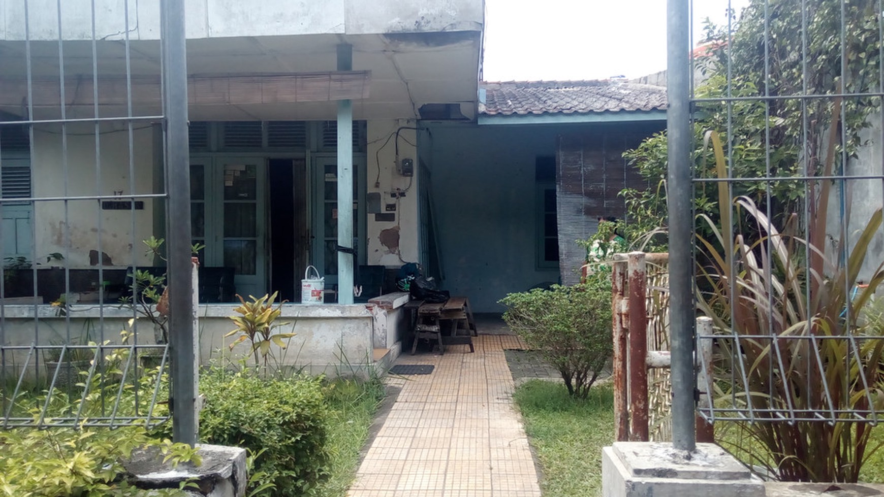 TANAH+ BANGUNAN DILOKASI STRATEGIS DAN BERKEMBANG, JL. DEMANGAN, YOGYAKARTA.