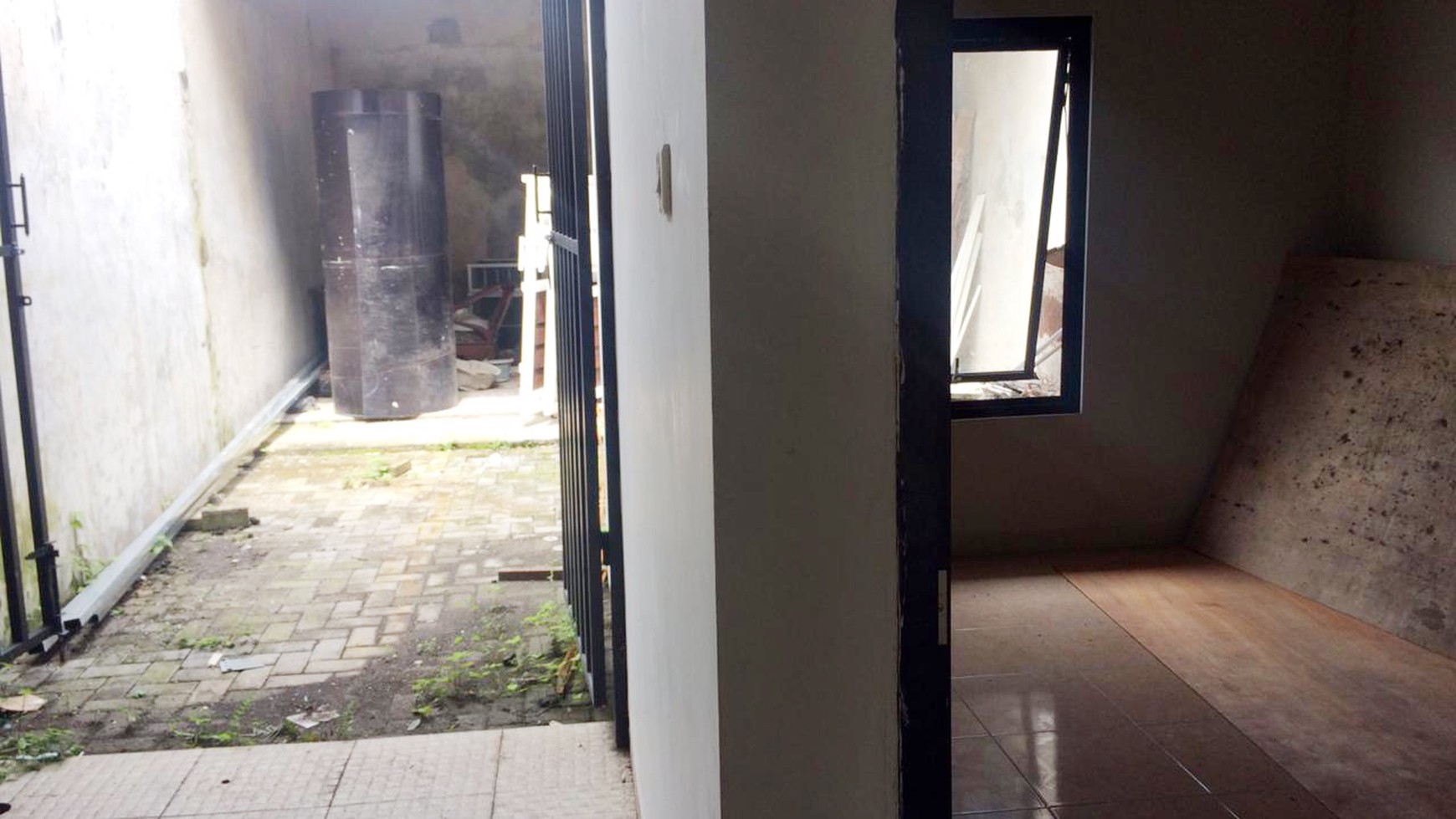 RUKO 2LANTAI COCOK UNTUK USAHA , KANTOR, SEKALIGUS TEMPAT TINGGAL