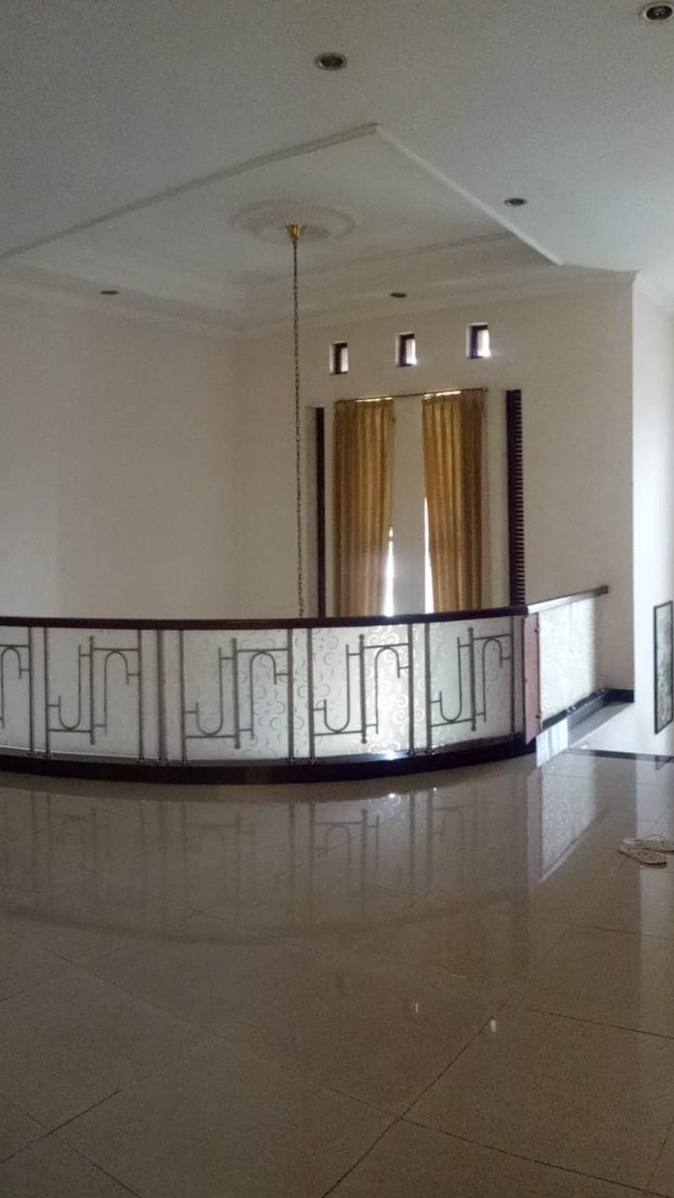 Rumah di Komplek Elit Puri Tirta Kencana Cicadas Ahmad Yani Bandung