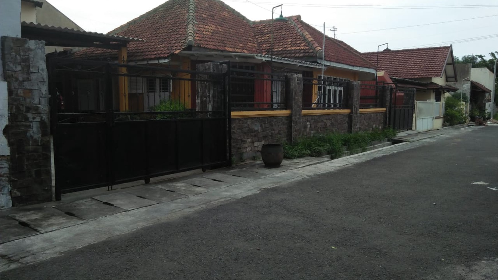 Rumah Ciamik Asemrowo Kota Surabaya