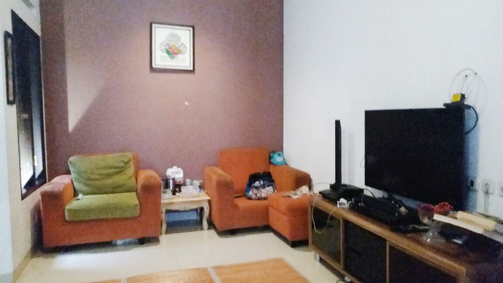 Dijual Rumah tinggal, nyaman dan lokasi strategis di Graha Raya Bintaro