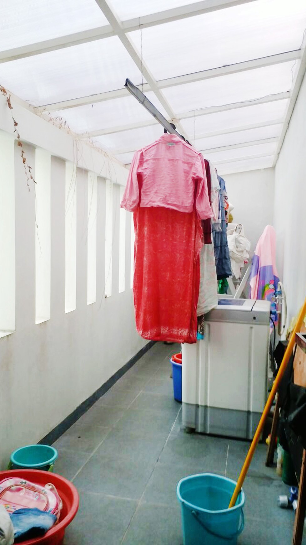 Dijual Rumah tinggal, nyaman dan lokasi strategis di Graha Raya Bintaro