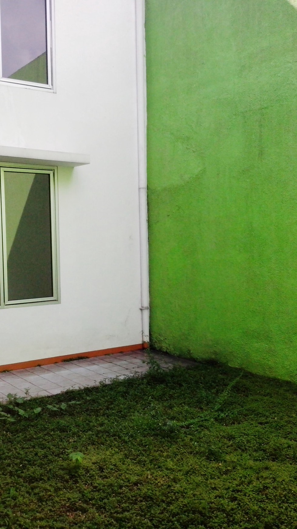 SOLD , Rumah tinggal, nyaman dan lokasi strategis di Camar Raya Bintaro