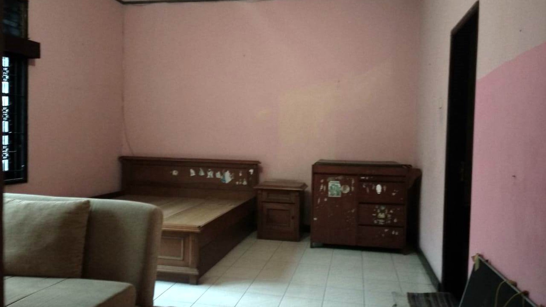 Rumah cantik siap huni di lebak  bulus