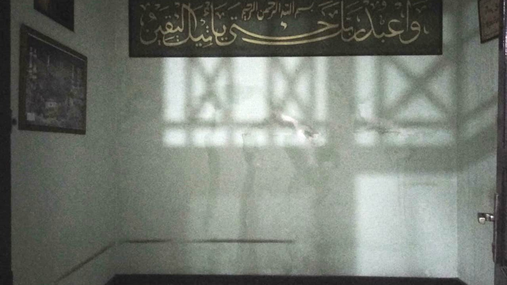 Rumah cantik siap huni di lebak  bulus