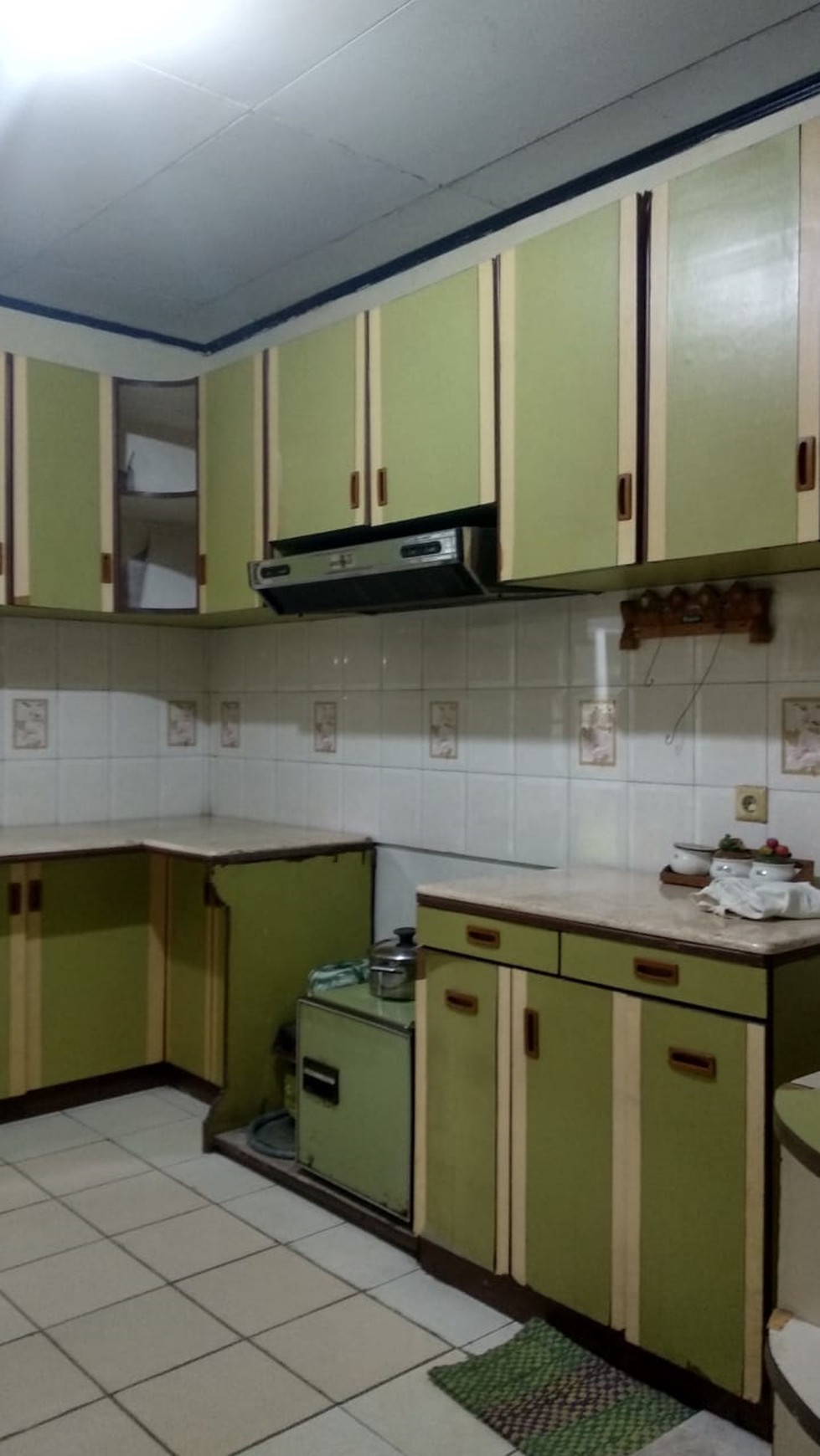 Rumah cantik siap huni di lebak  bulus