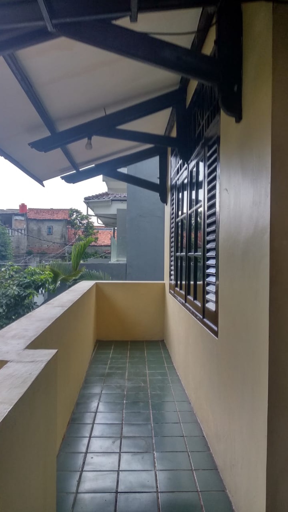 Rumah cantik siap huni di lebak  bulus