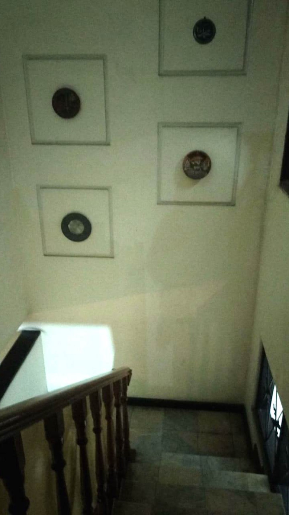 Rumah cantik siap huni di lebak  bulus