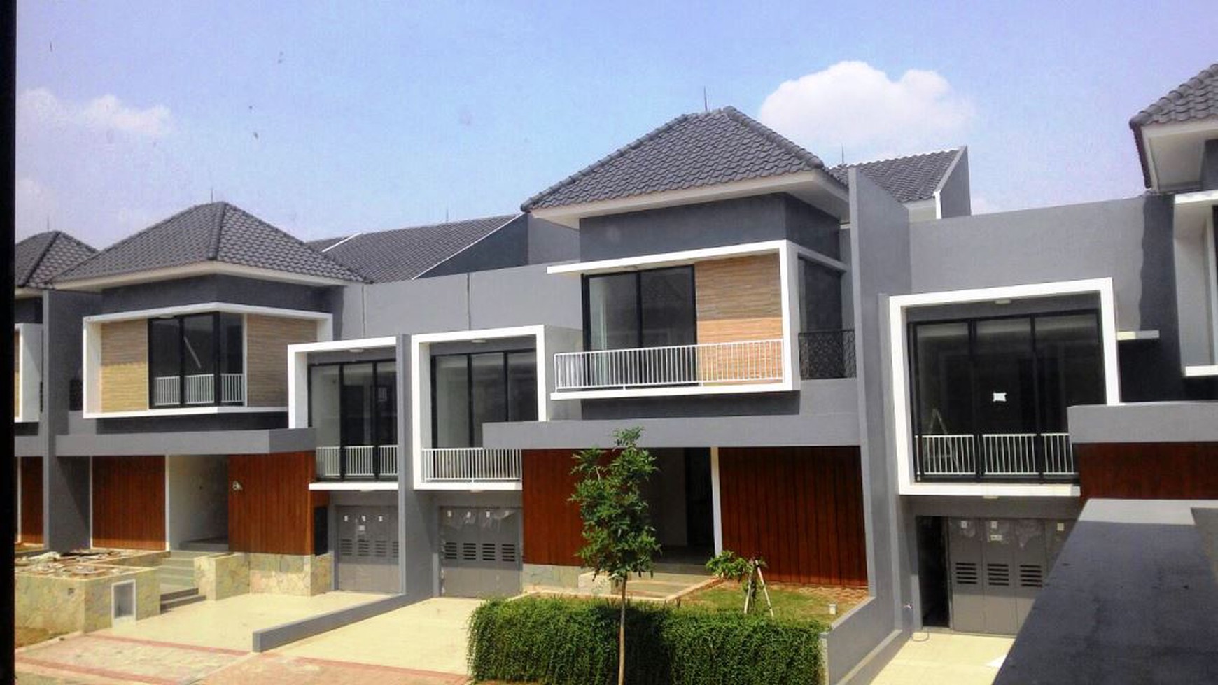 Dijual Rumah di Kebayoran Symphony Bintaro Jaya Sektor 7