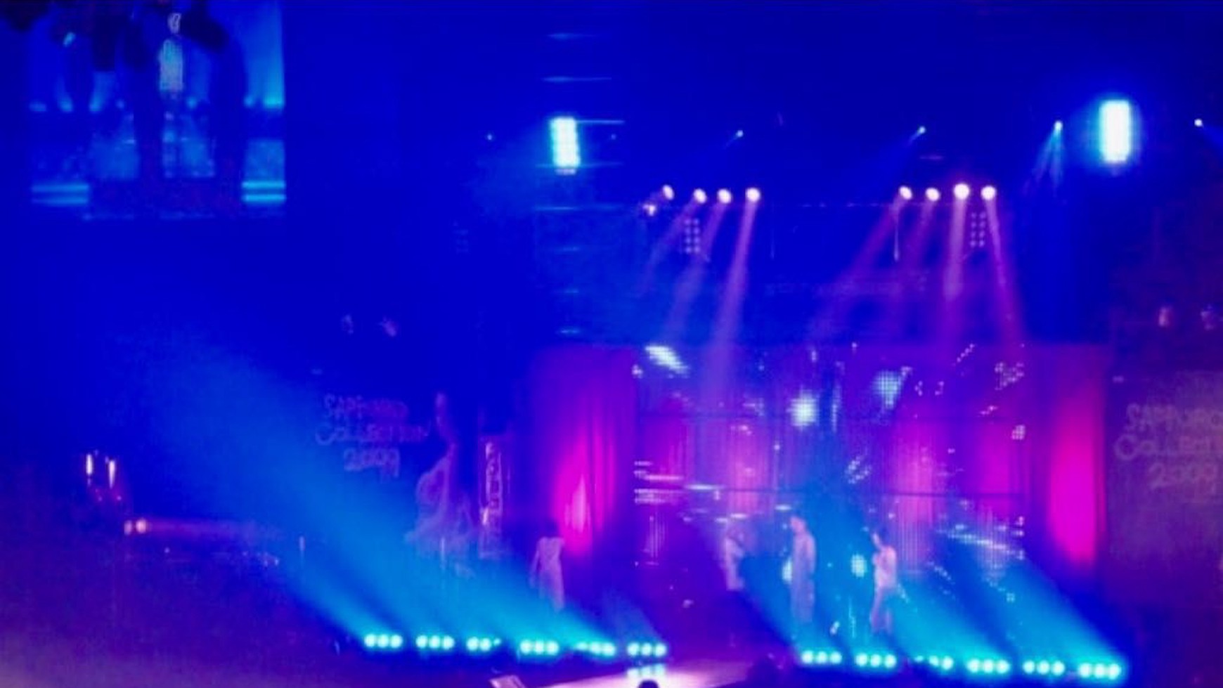 Gedung siap pakai di daerah komersial