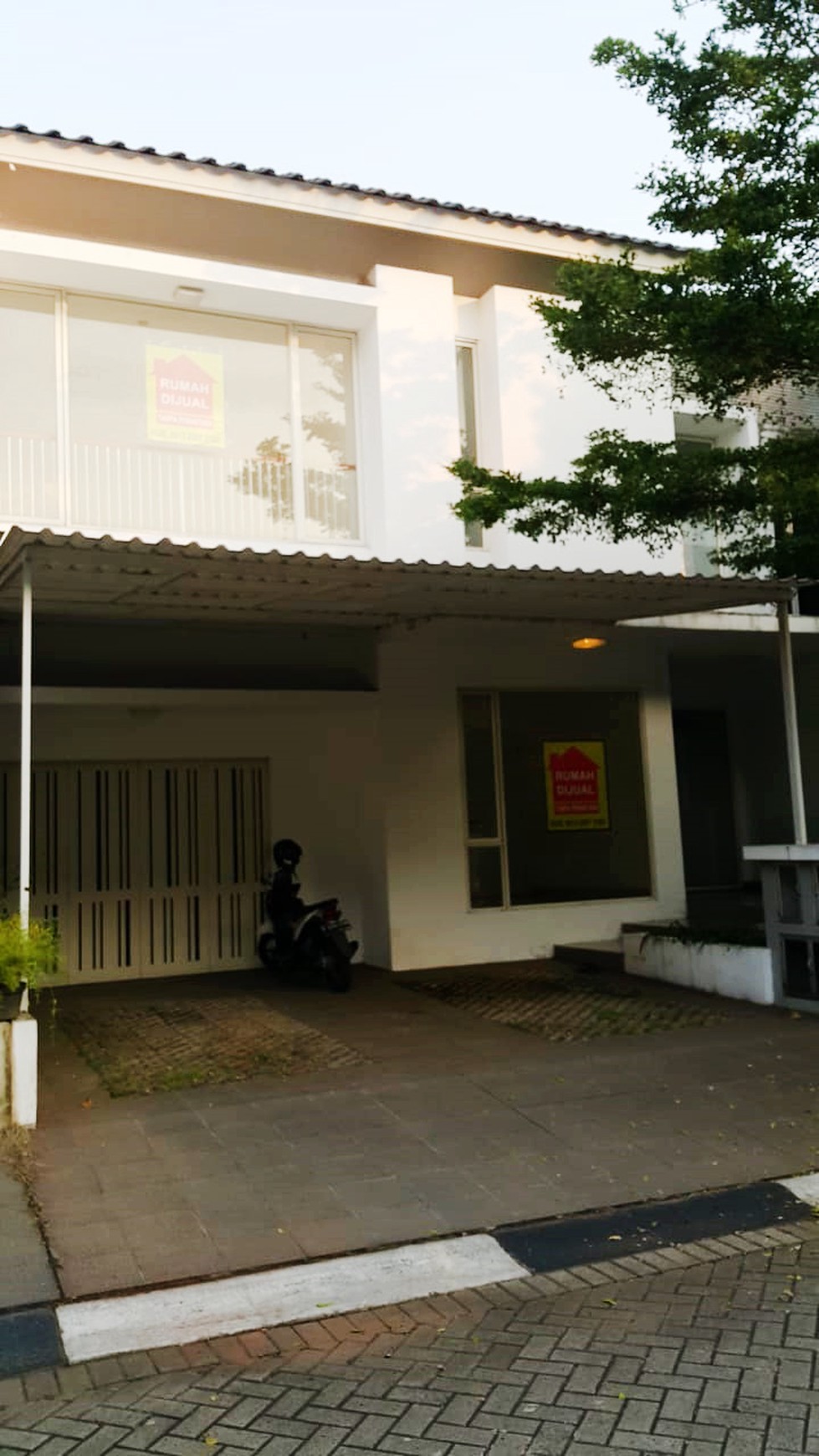 Dijual Rumah, Lokasi Strategis, dan Hunian Nyaman @Kebayoran Village