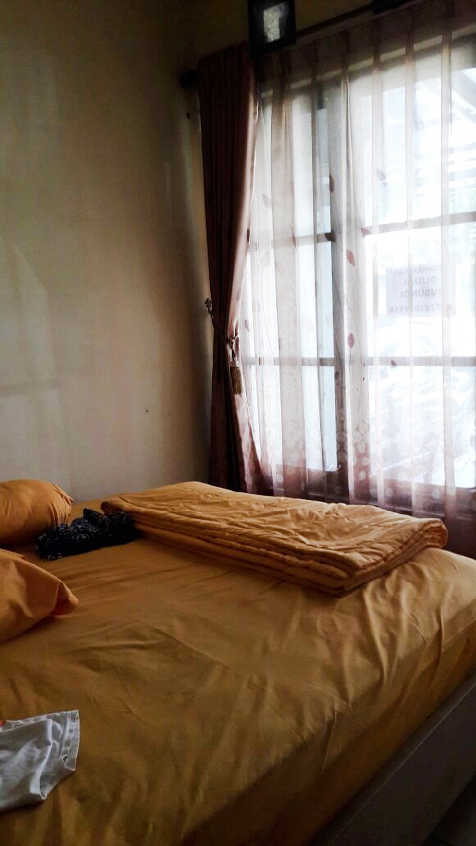 Rumah siap huni, nyaman, dan lokasi strategis di Celesta, Graha Raya Bintaro