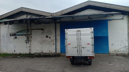 Gudang Margomulyo luas 1000 m
