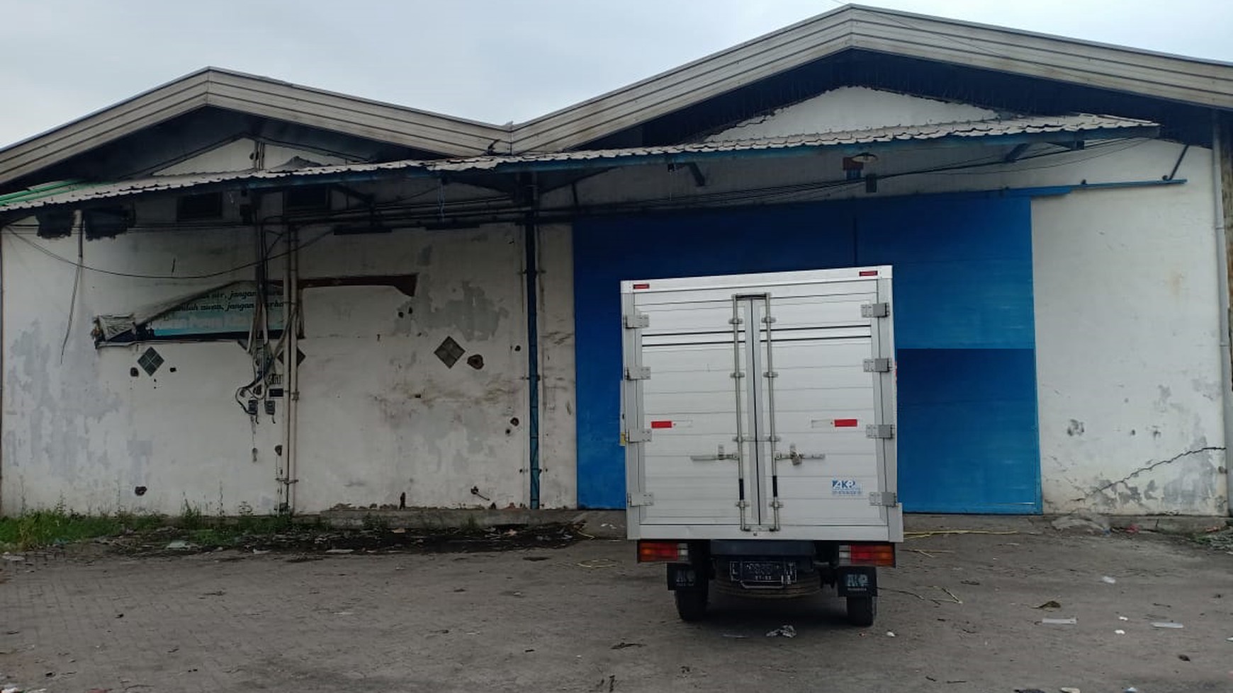 Gudang Margomulyo luas 1000 m