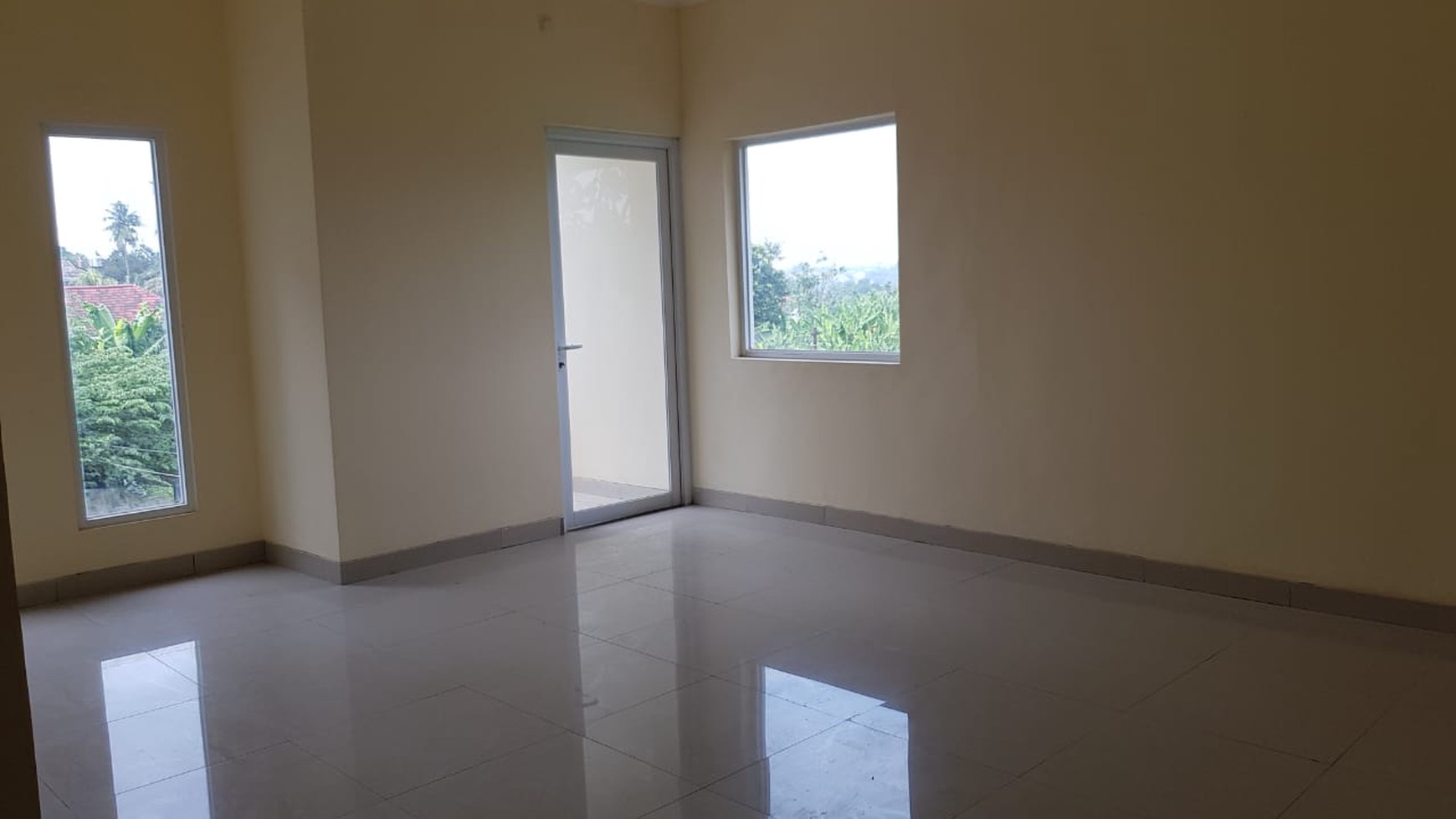 Rumah kost 100% baru, 3 lantai