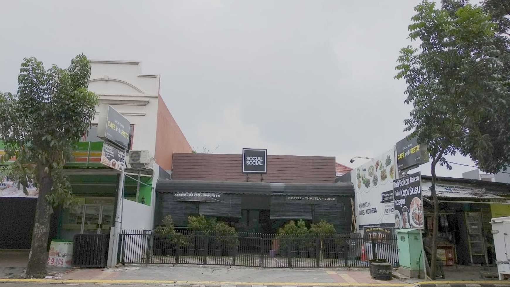 Rumah Pinggir Jalan di BSD City Bisa untuk Usaha