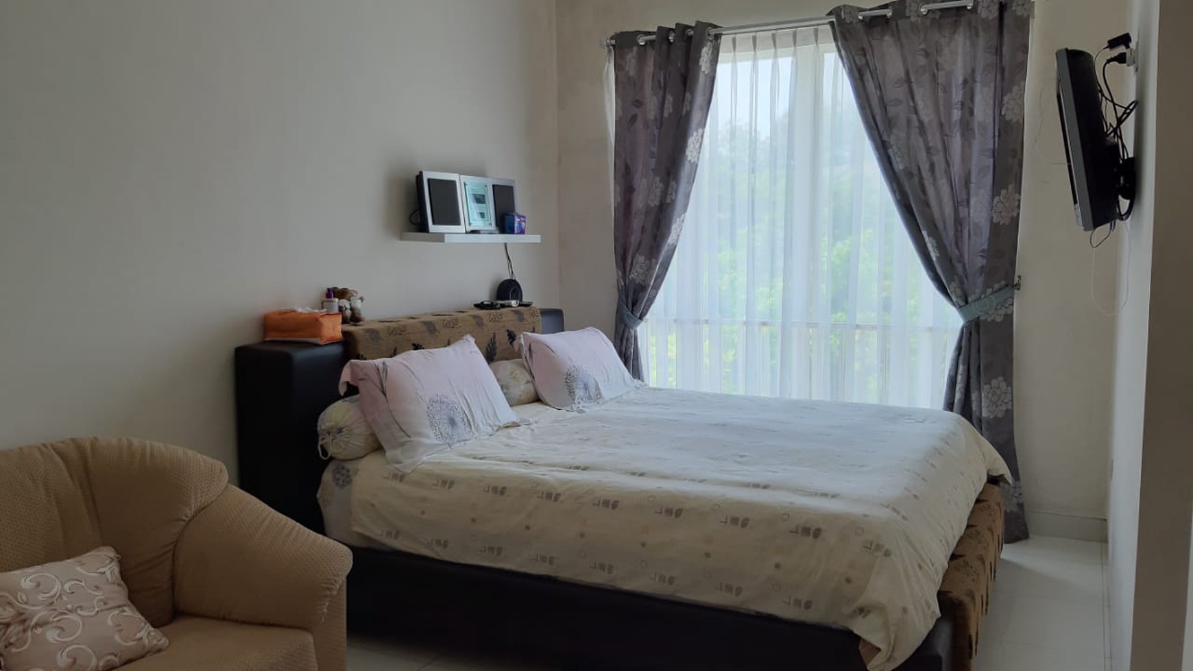 Rumah Bagus Di Emerald View, Bintaro Jaya