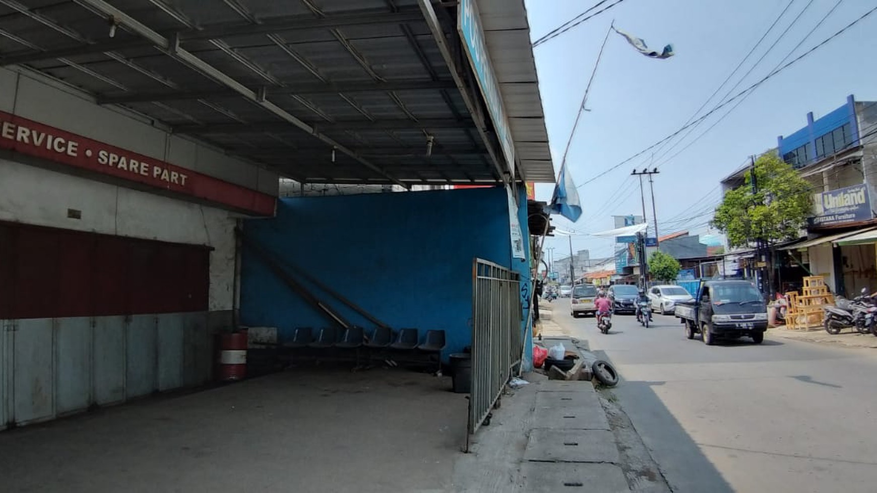 Rumah Pinggir Jalan Di Jl Raden Fatah, Ciledug