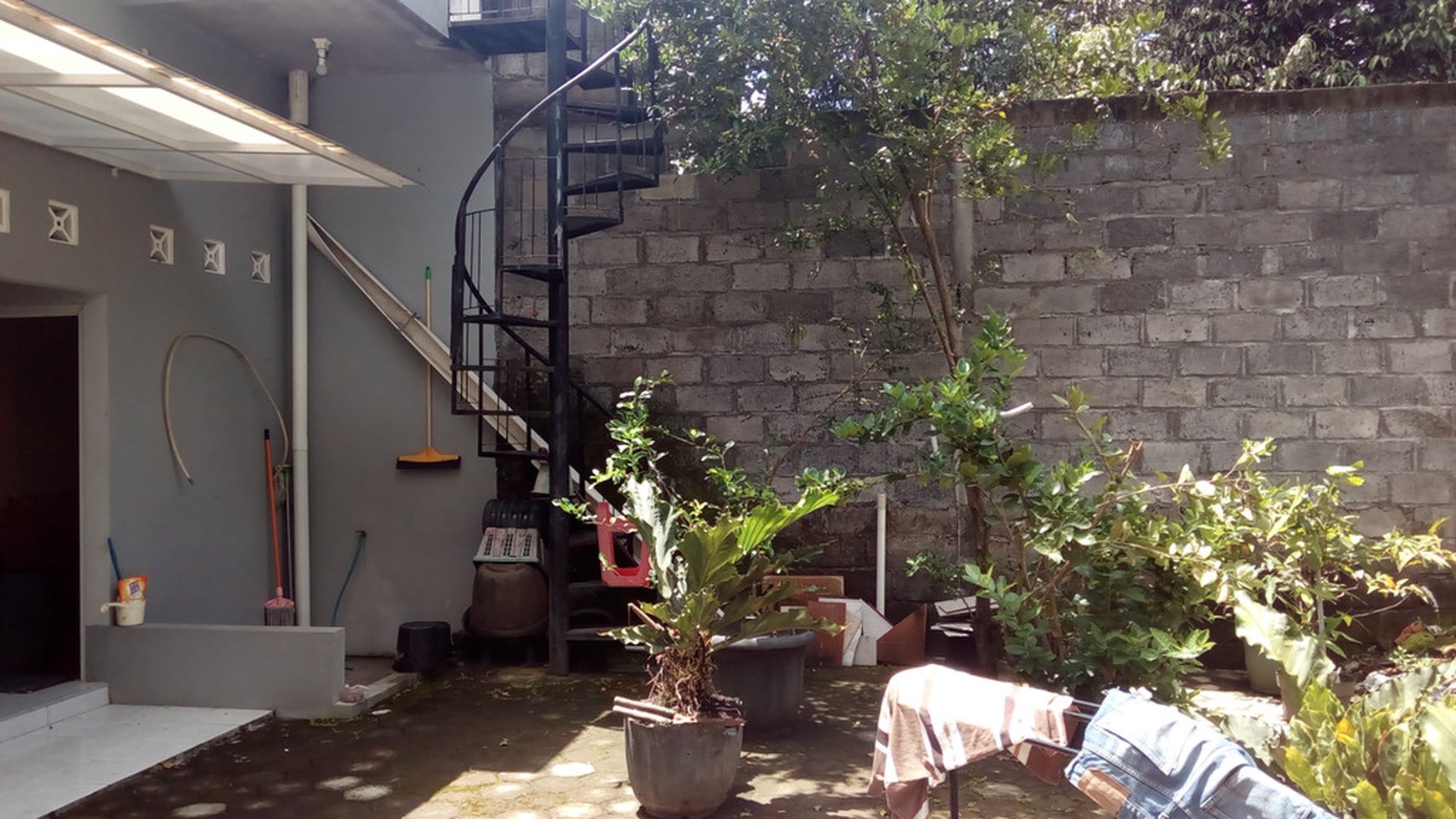 RUMAH MEWAH COCOK UNTUK KELUARGA/KOST/GUEST HOUSE, MINOMARTANI.