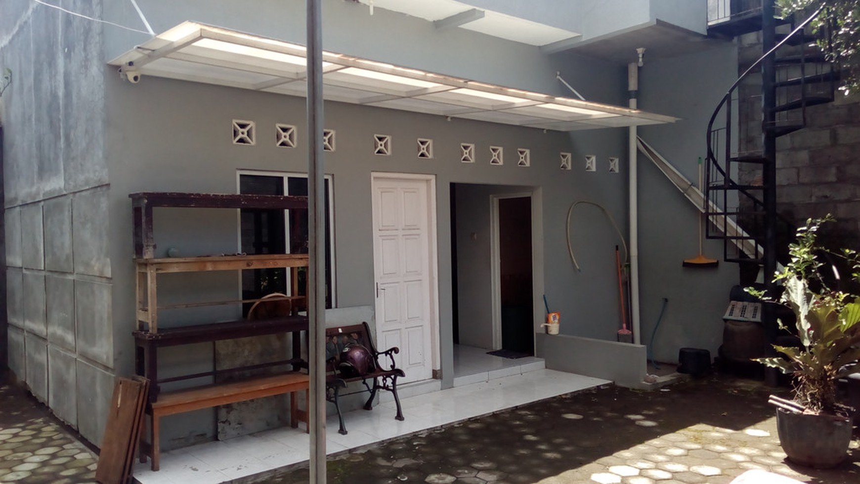 RUMAH MEWAH COCOK UNTUK KELUARGA/KOST/GUEST HOUSE, MINOMARTANI.