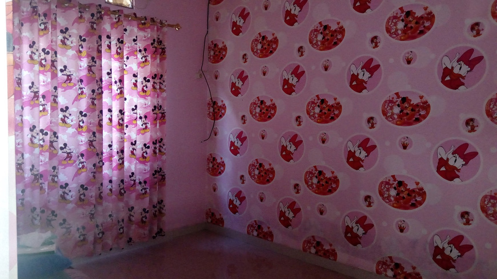 RUMAH MEWAH COCOK UNTUK KELUARGA/KOST/GUEST HOUSE, MINOMARTANI.