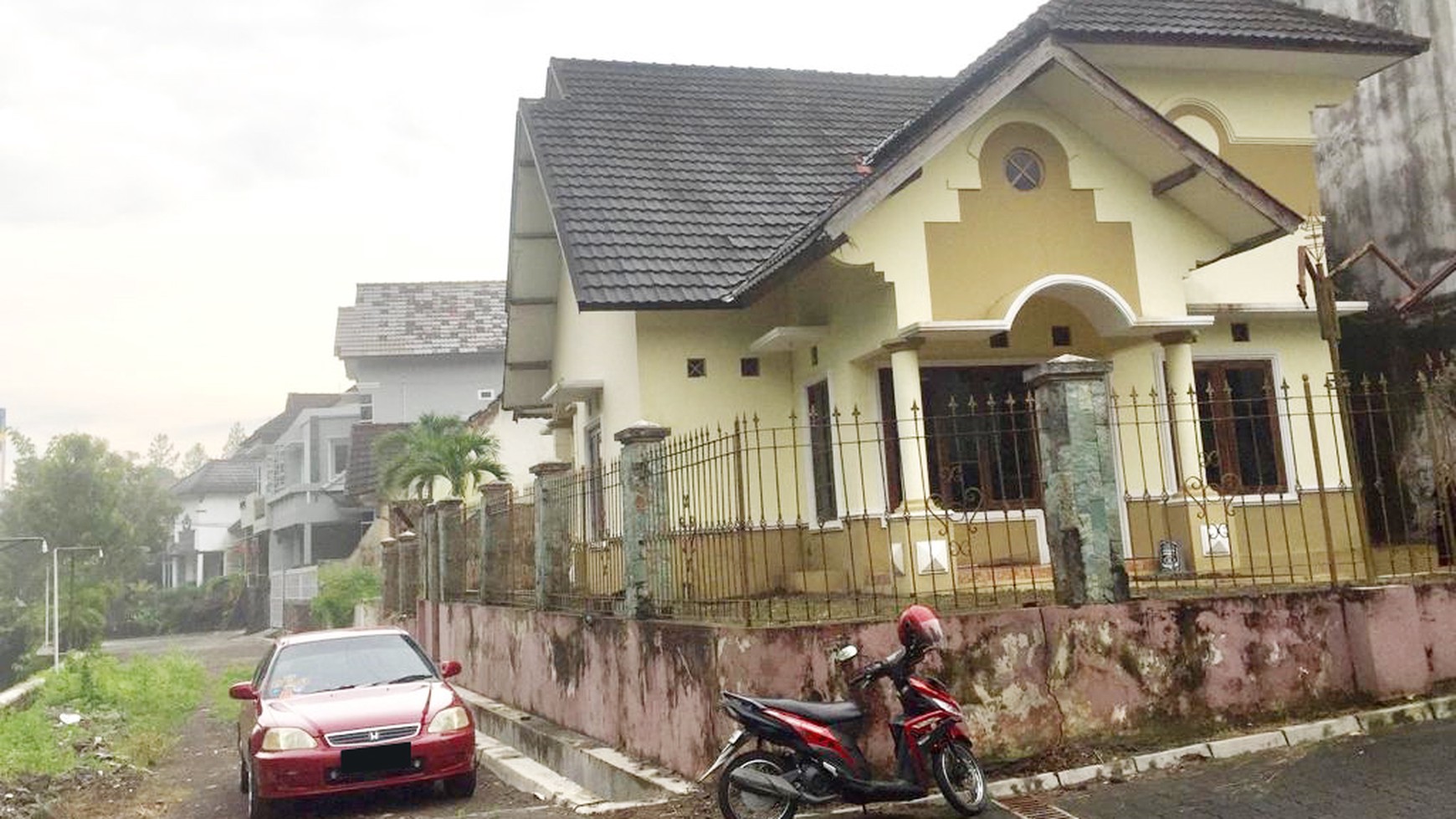 Rumah Hook di lokasi strategis sangat dekat dg berbagai universitas ternama di Jogja