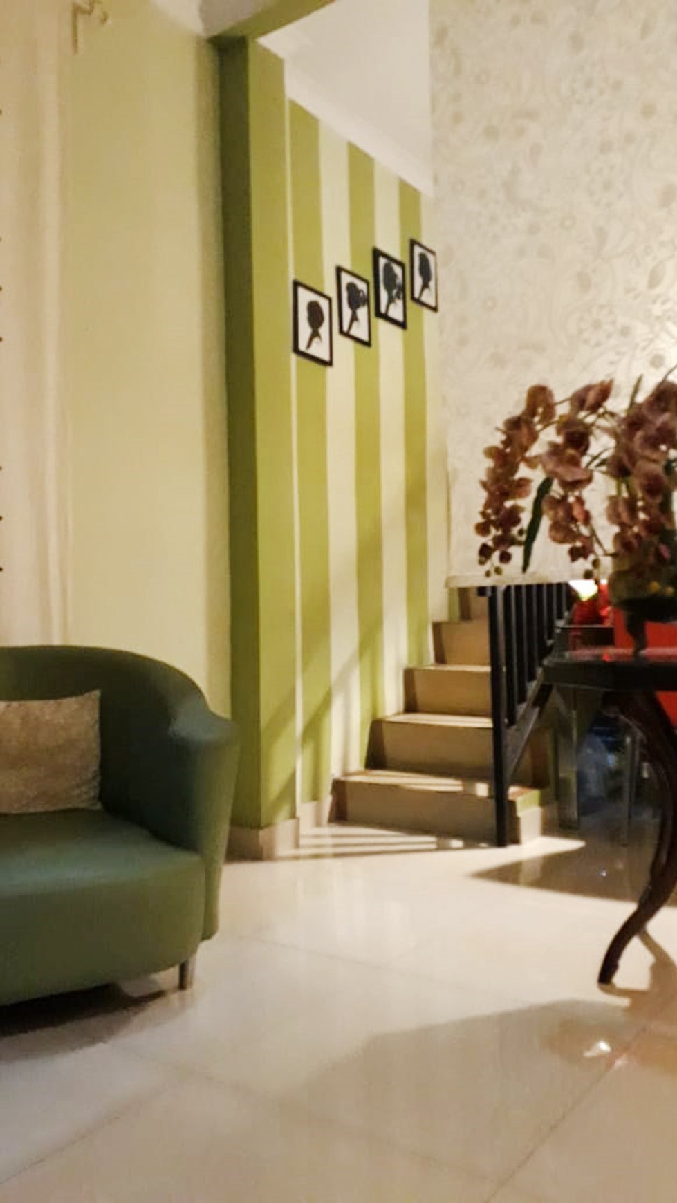 Rumah siap huni, nyaman, dan lokasi strategis di Carissa, Graha Raya Bintaro
