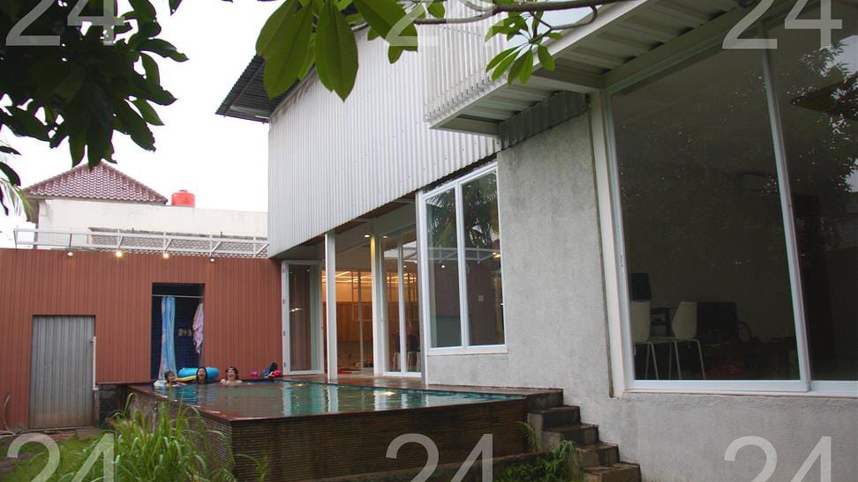 Rumah Mewah dgn Swimming Pool Sektor 9 luas 499m Hanya 7,5M nego sampai DEAL
