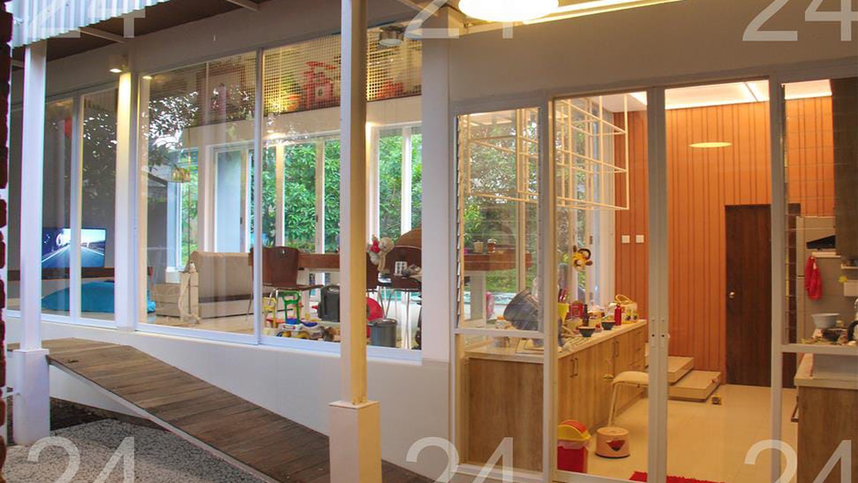 Rumah Mewah dgn Swimming Pool Sektor 9 luas 499m Hanya 7,5M nego sampai DEAL