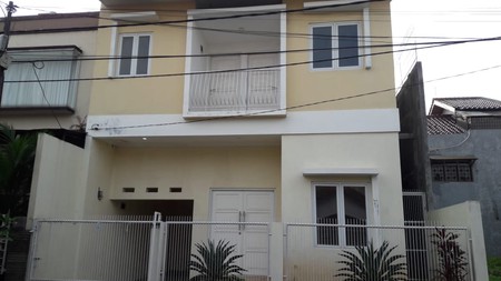 Rumah Siap Huni, Exterior Elegan, Hunian Nyaman dan Asri @Graha Raya Bintaro