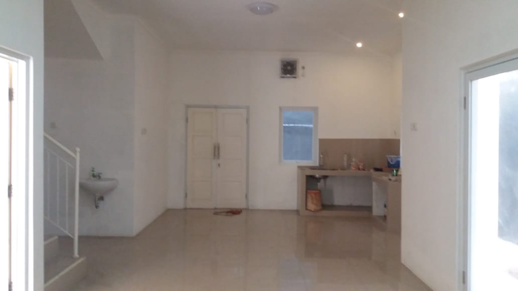 Rumah Siap Huni, Exterior Elegan, Hunian Nyaman dan Asri @Graha Raya Bintaro