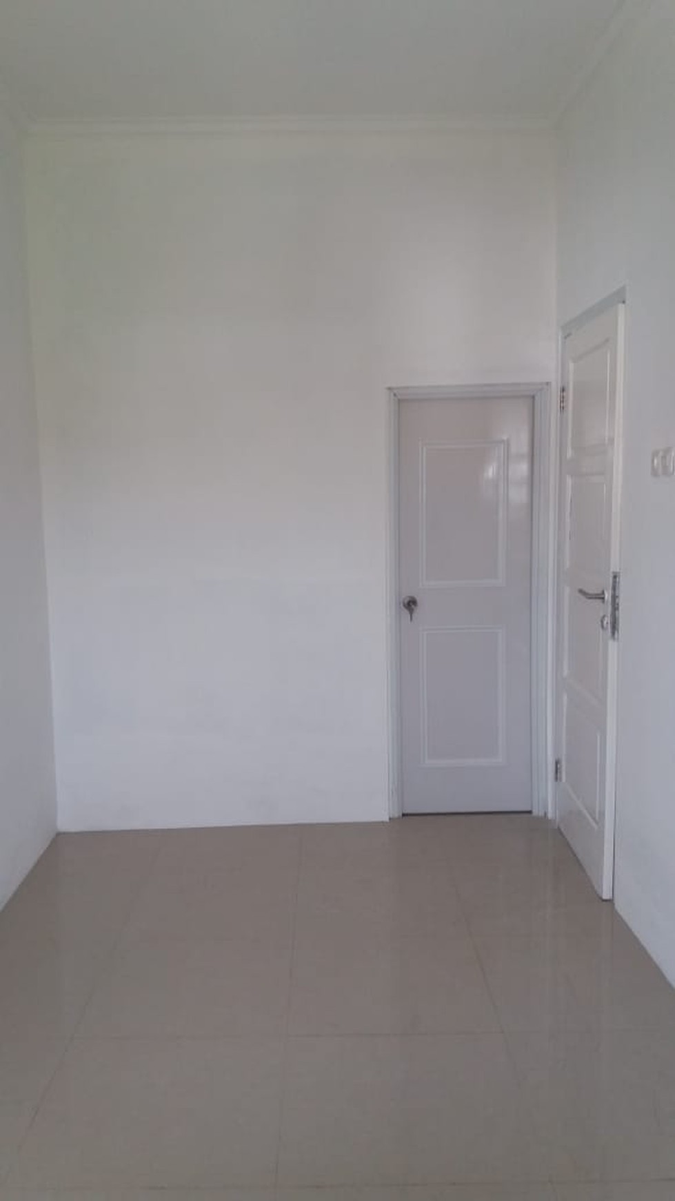 Rumah Siap Huni, Exterior Elegan, Hunian Nyaman dan Asri @Graha Raya Bintaro