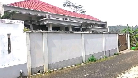 DIJUAL RUMAH CANTIK DAN LUAS