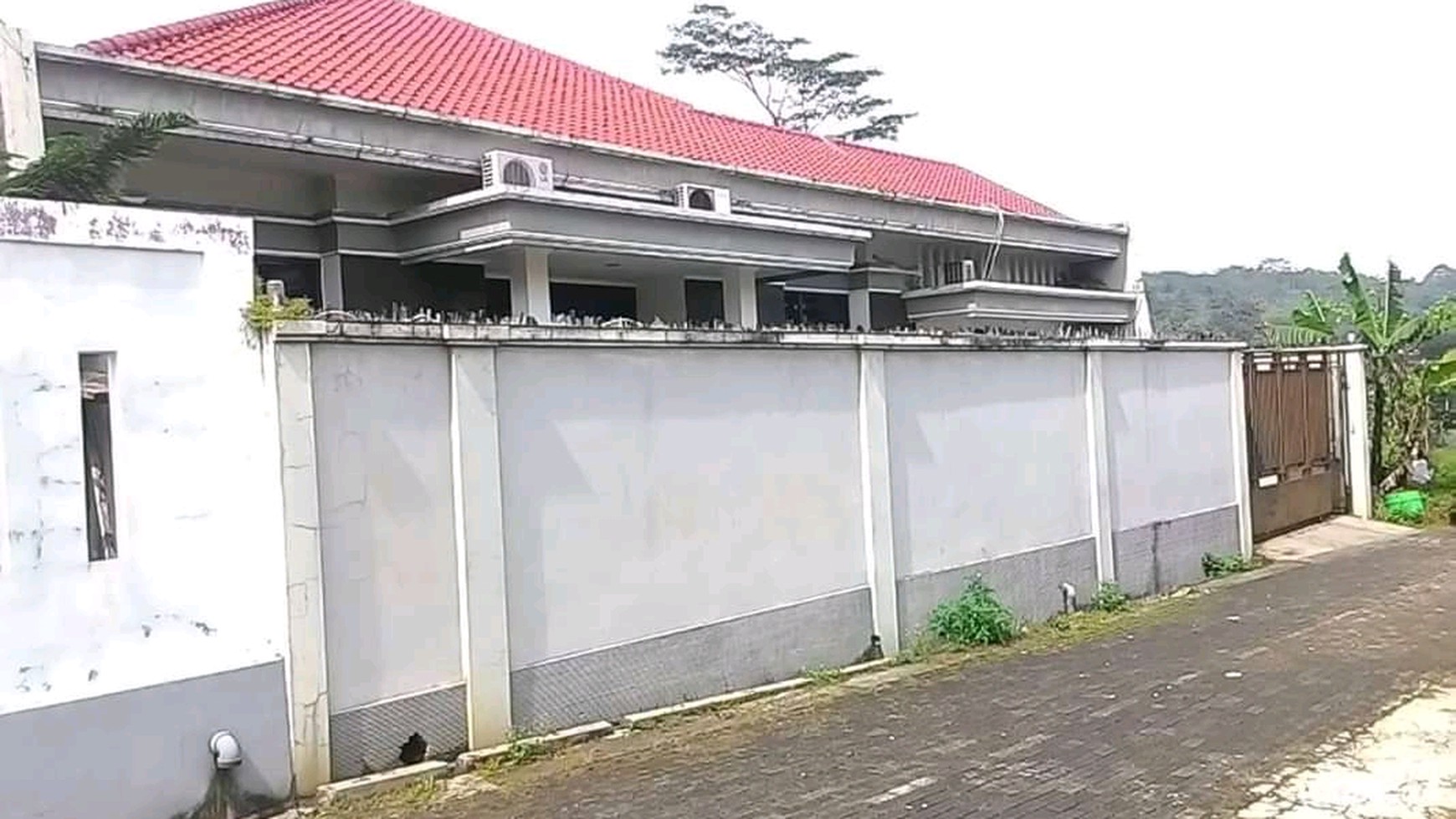 DIJUAL RUMAH CANTIK DAN LUAS