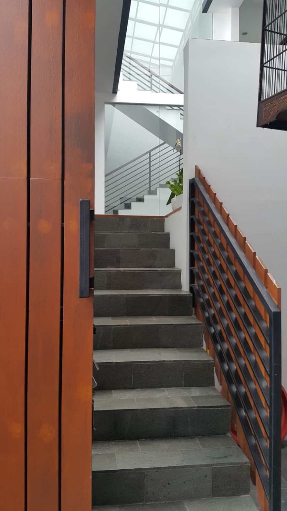 Rumah Bagus Di Kebayoran Village, Bintaro Jaya