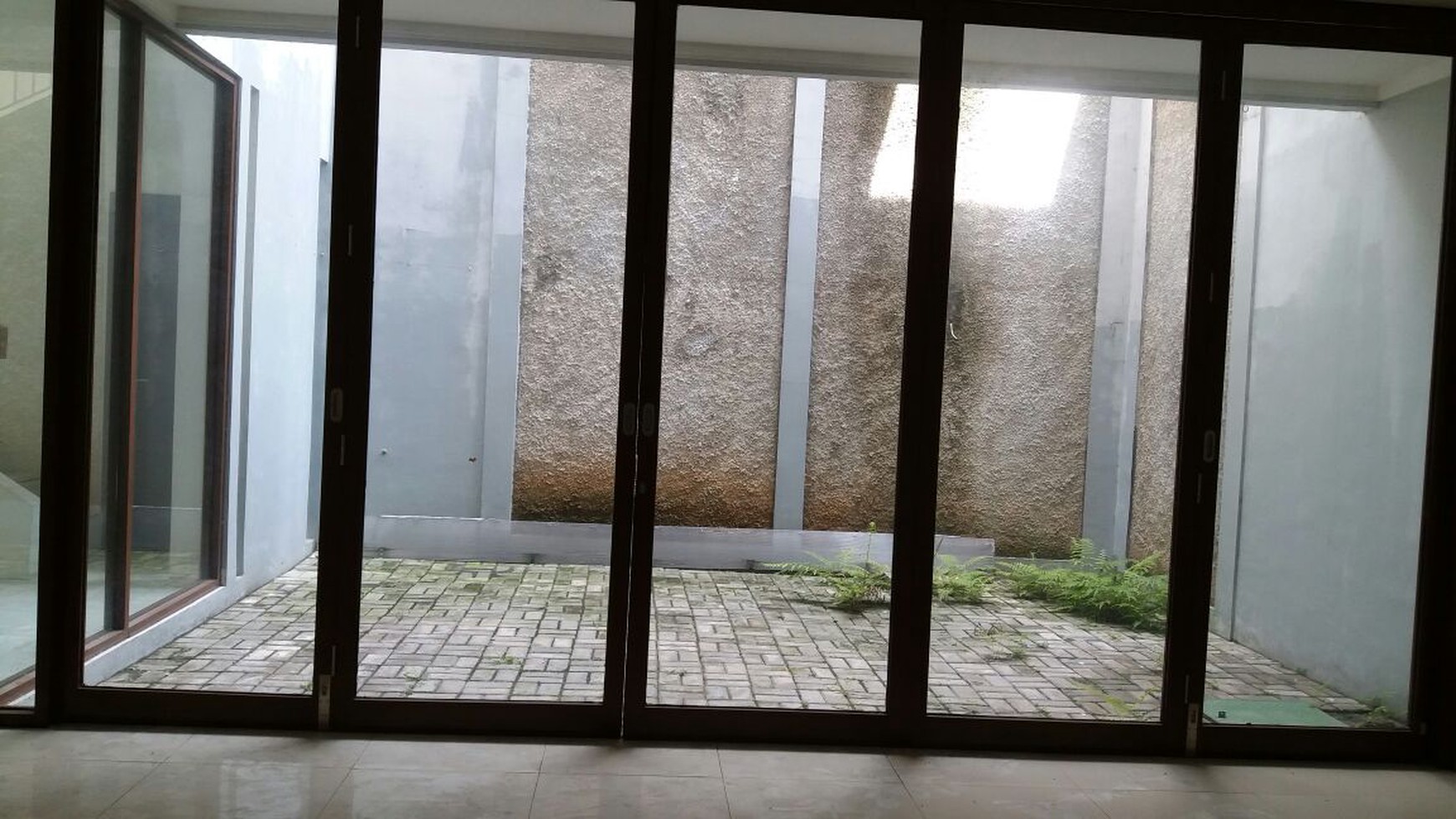 Disewakan Rumah lokasi sangat strategis, nyaman, aman dan siap huni @Discovery Lumina