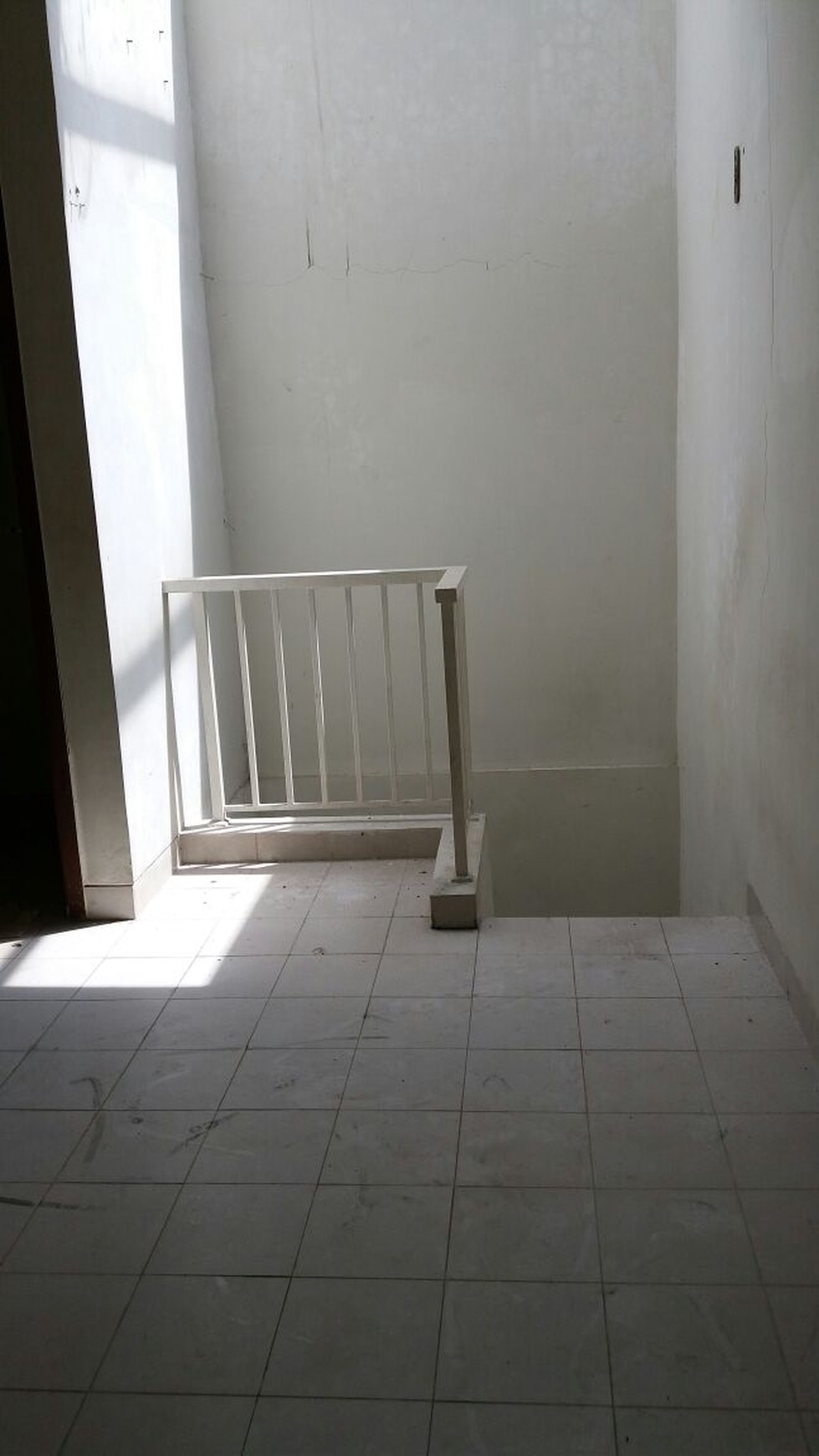 Disewakan Rumah lokasi sangat strategis, nyaman, aman dan siap huni @Discovery Lumina