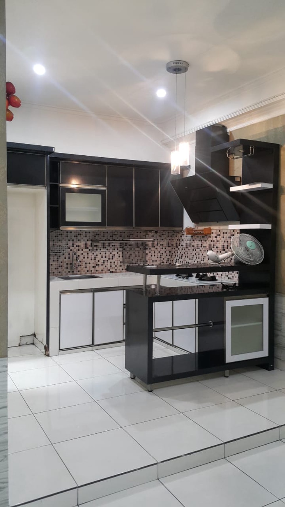 Disewakanl Rumah di JL. Madrid Selatan Palem semi - Karawaci Tangerang