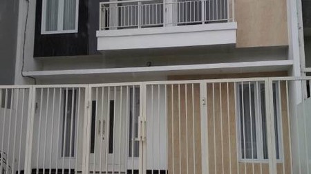 Rumah Minimalis di Caza Veranza, Sidoarjo