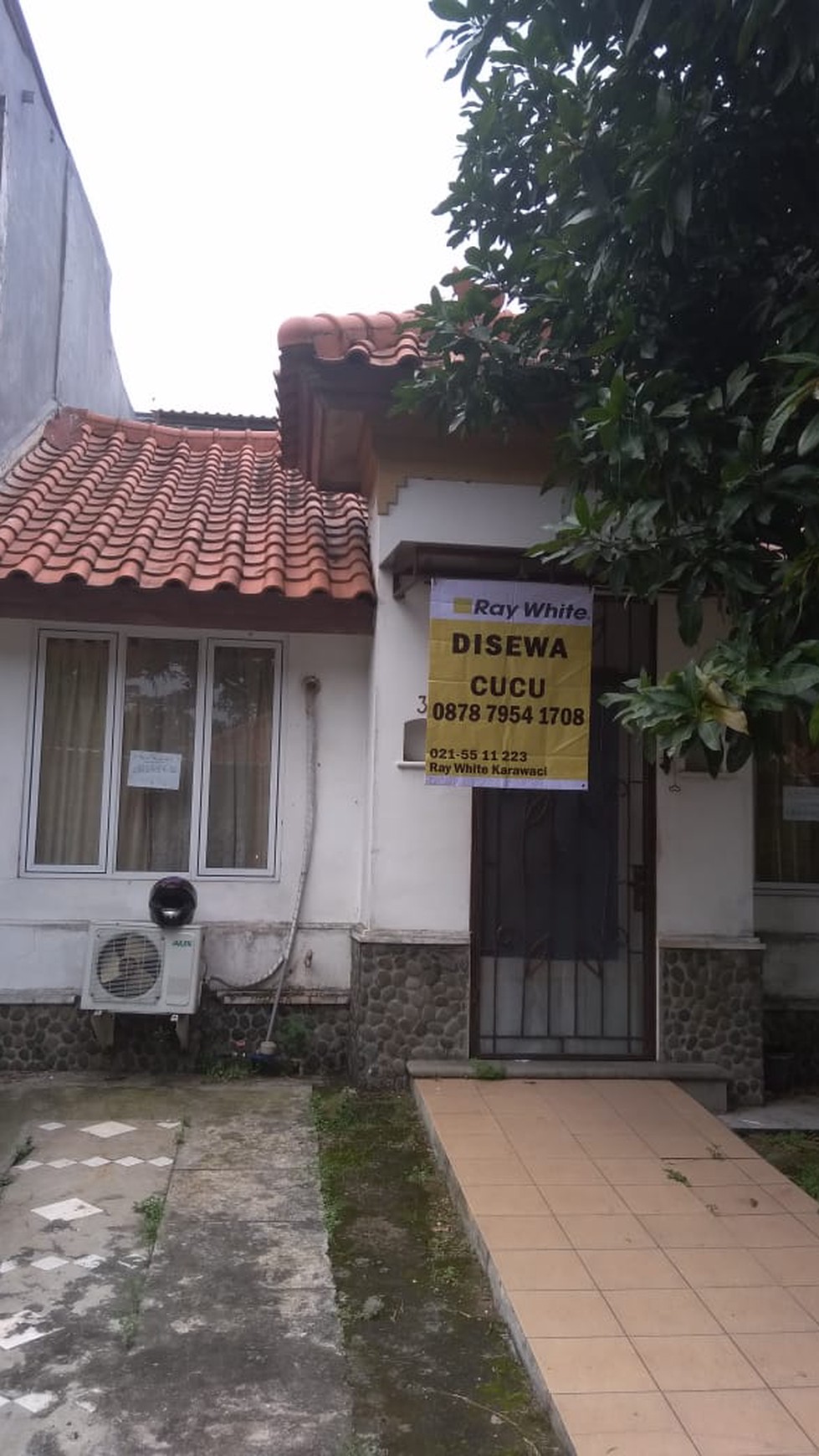 Disewakan rumah di taman Ubud Permata timur - Lippo Karawaci