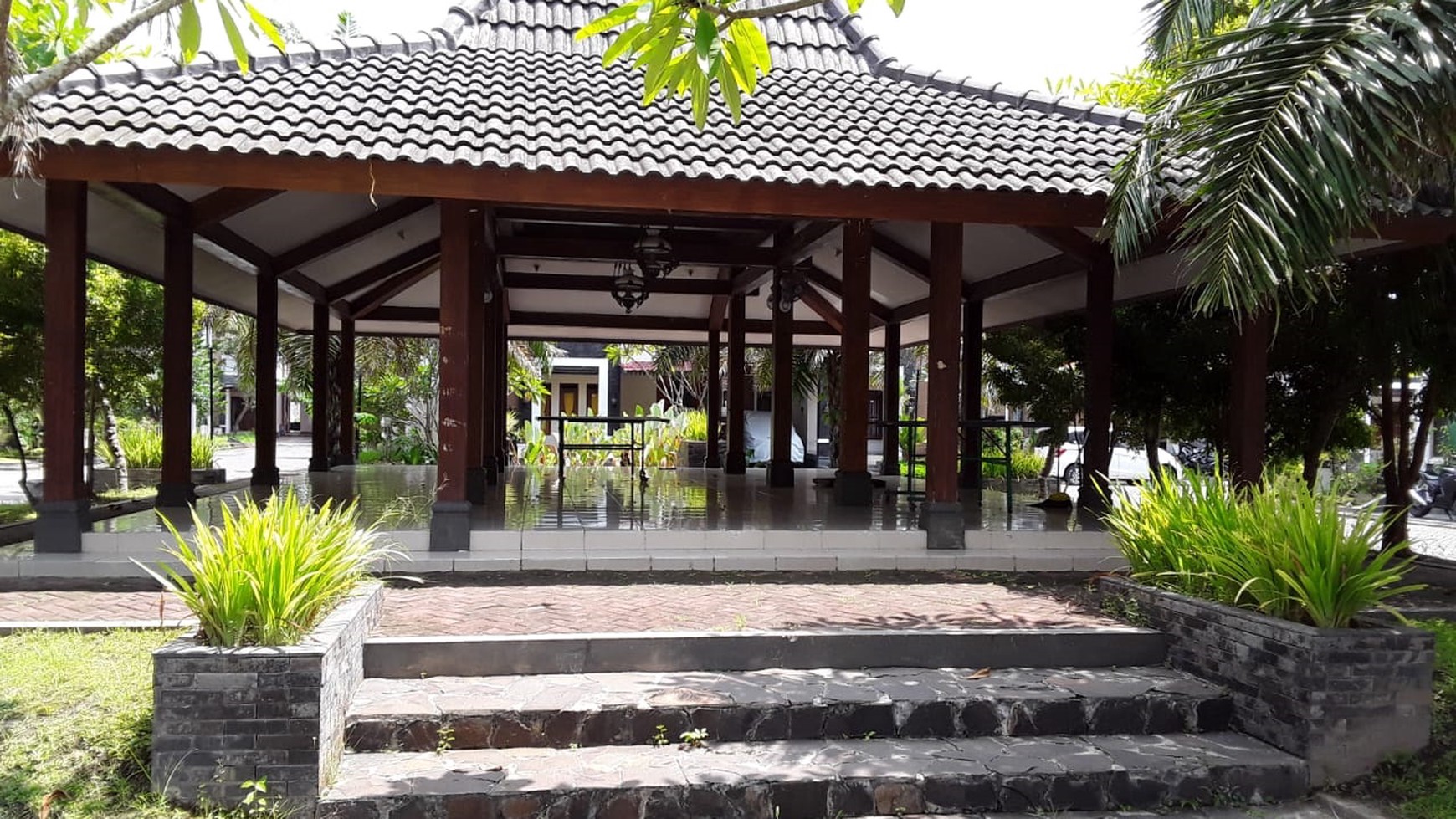 RUMAH MODERN BERDESAIN MINIMALIS + FURNITURE DI THE JALIMBAR RECIDANCE