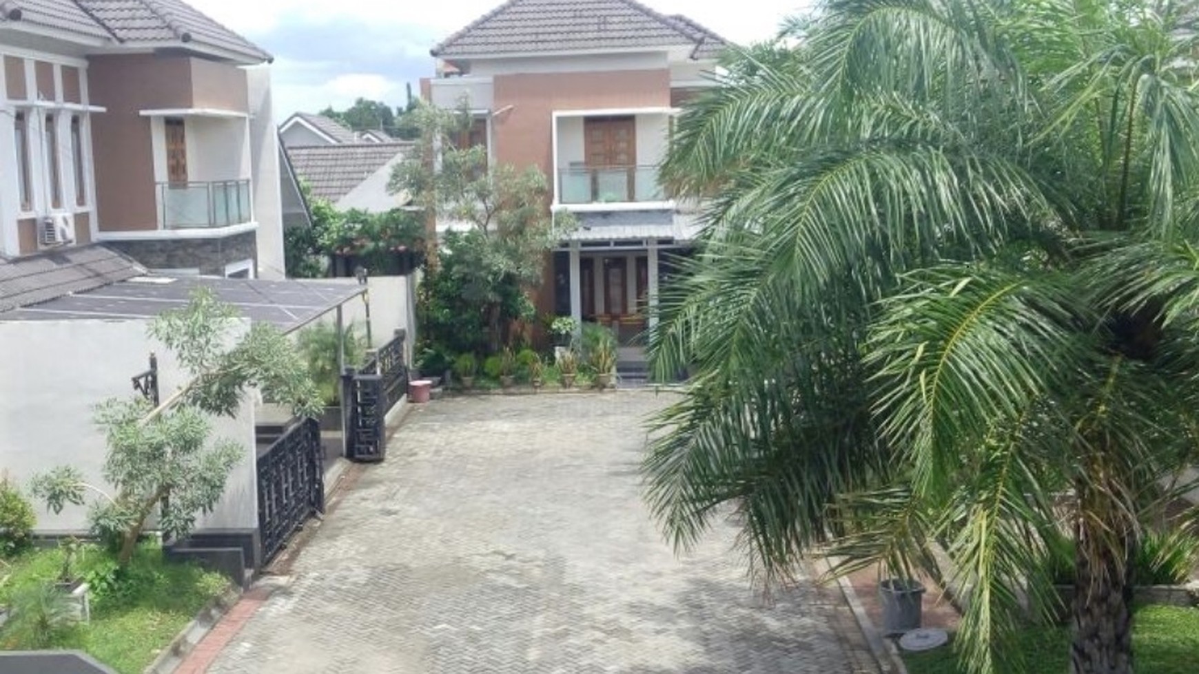RUMAH MODERN BERDESAIN MINIMALIS + FURNITURE DI THE JALIMBAR RECIDANCE
