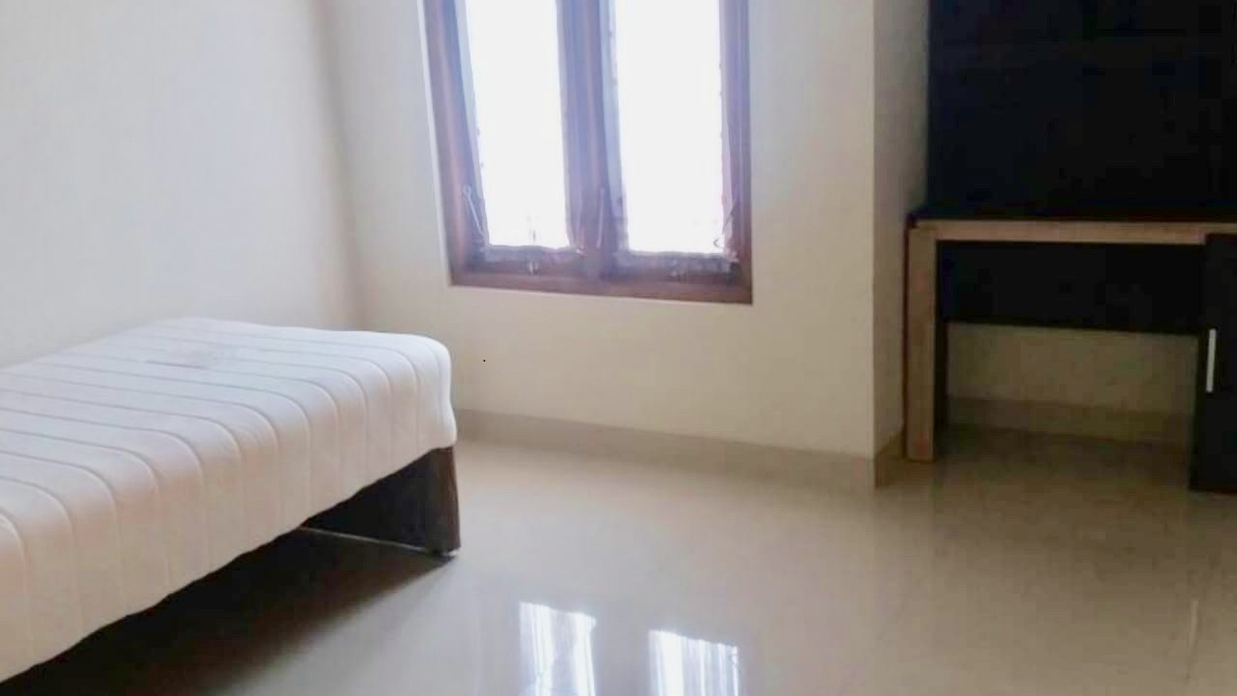 RUMAH MODERN BERDESAIN MINIMALIS + FURNITURE DI THE JALIMBAR RECIDANCE