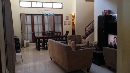 Rumah Cantik dan Bagus 2 Lantai di Bintaro, SHM, harga 6M Nego
