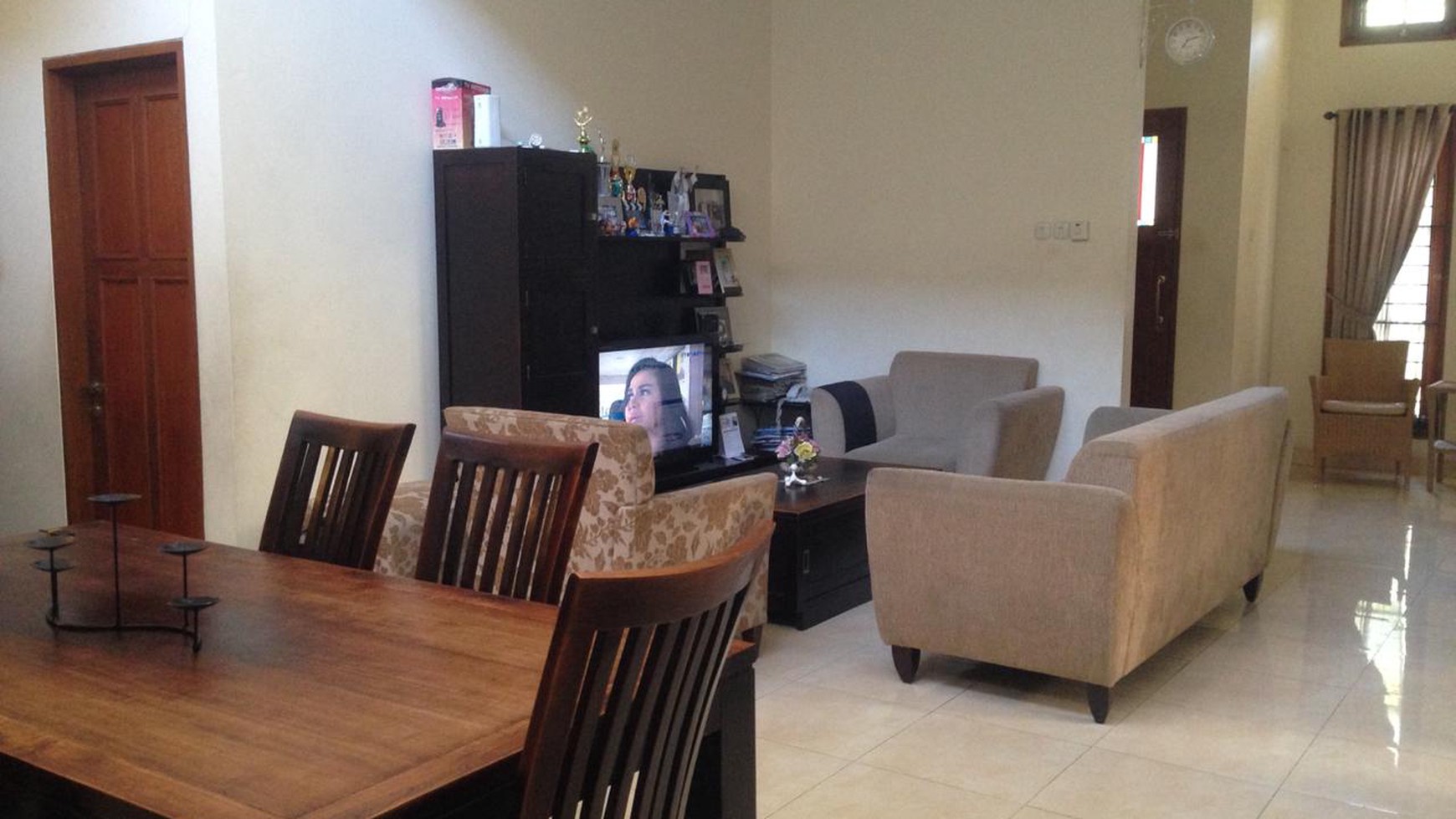 Rumah Cantik dan Bagus 2 Lantai di Bintaro, SHM, harga 6M Nego