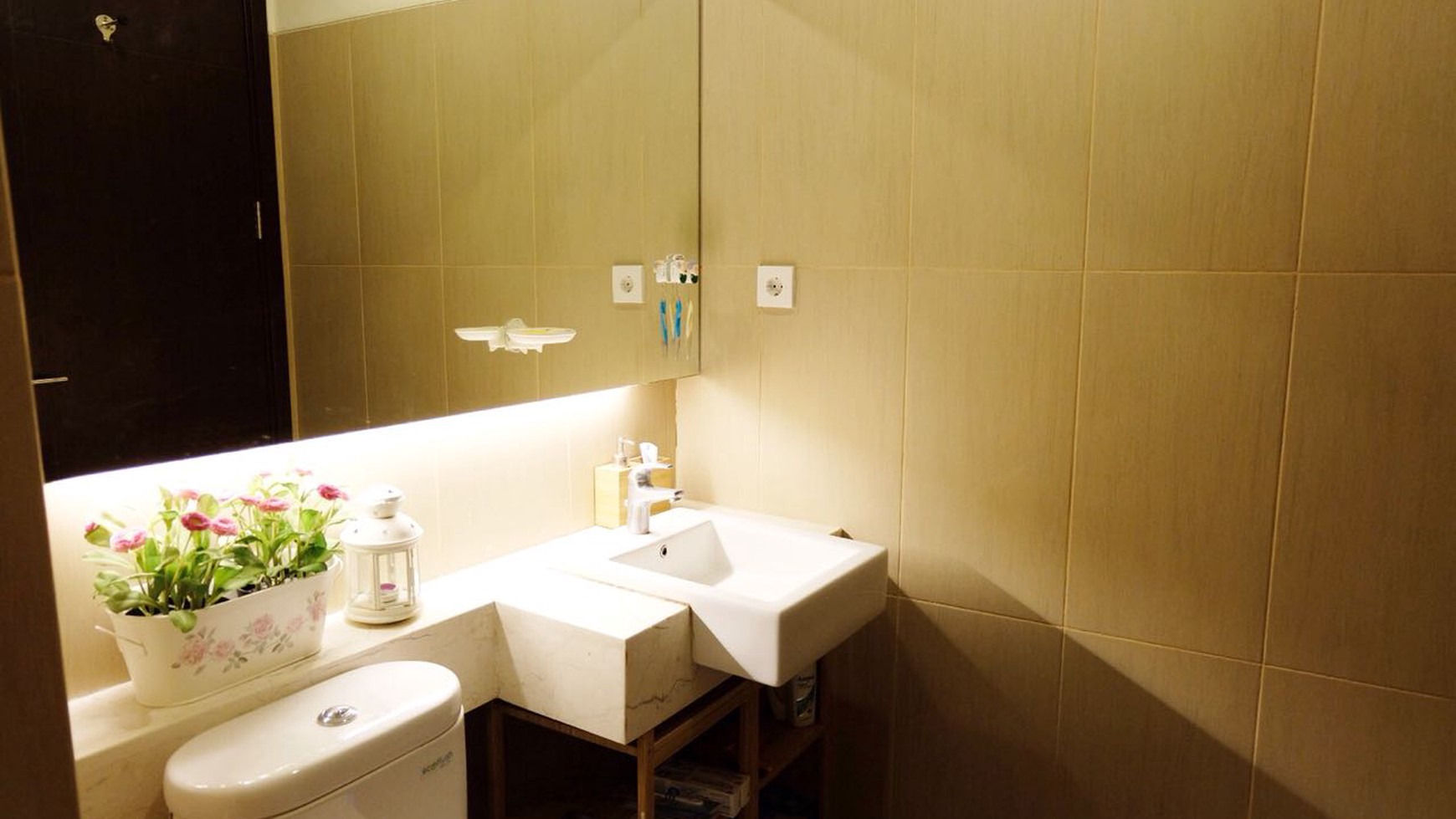 Apartemen Siap Huni, Lokasi Strategis, dan Hunian Nyaman, Fully Furnish @Tanah Abang