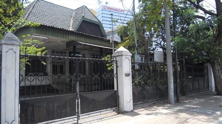 Rumah Strategis Nol Jalan Raya Yos Sudarso